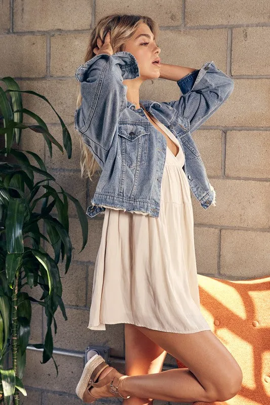 CRISP AND CLASSIC DENIM JACKET