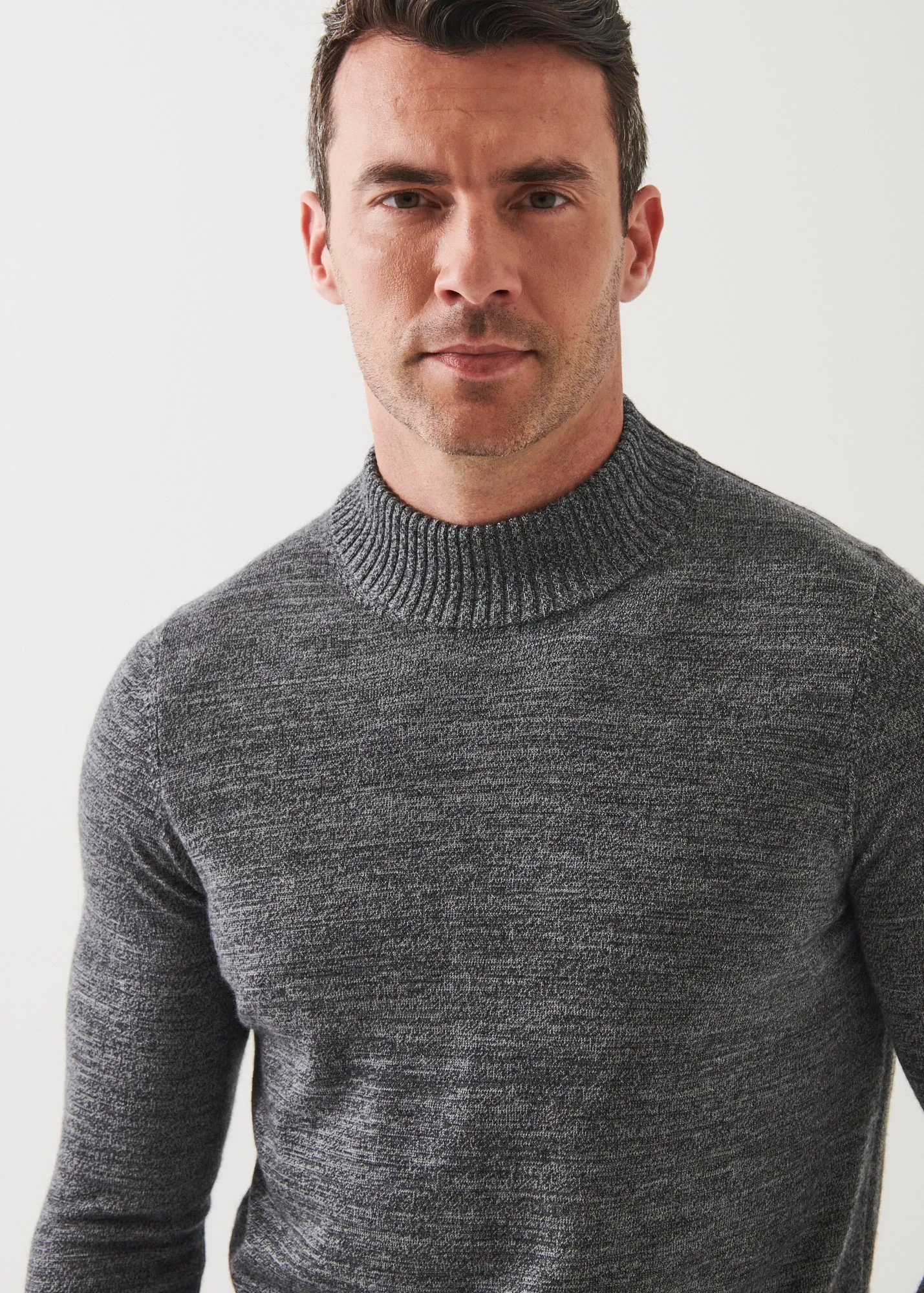 EXTRA-FINE MERINO MOCK NECK SWEATER