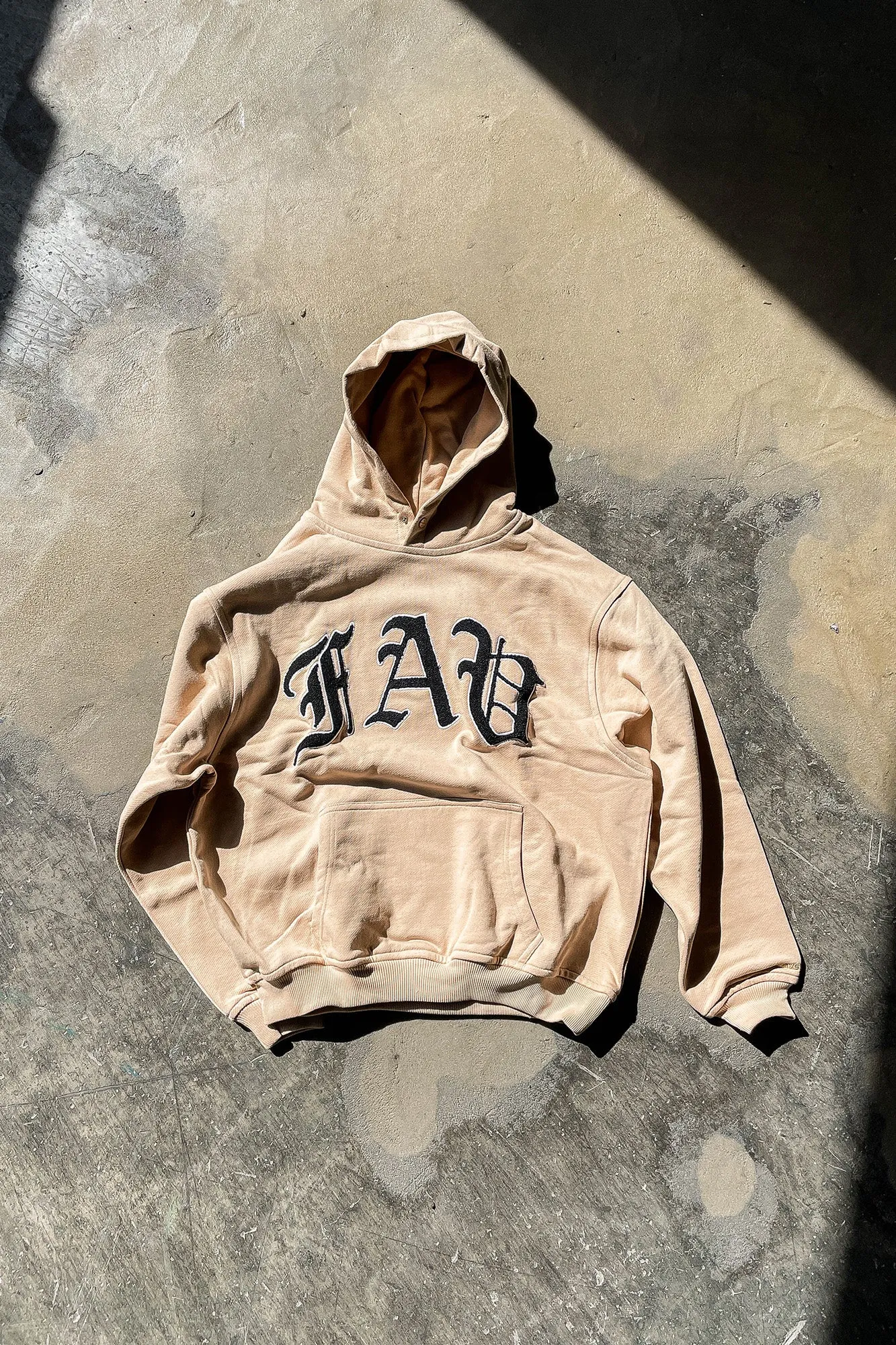 FAV FROTTEE BEIGE SNAP BUTTON HOODIE