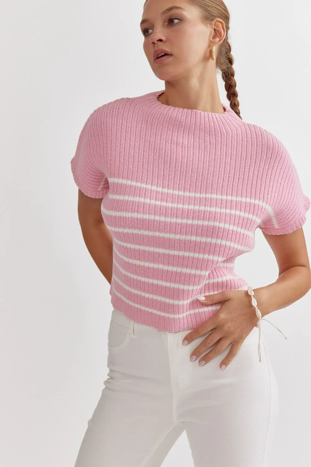 Stripped Pattern Knitted Mock Neck Sleeveless Top